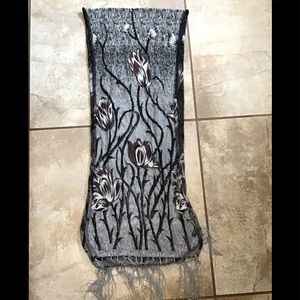 Gorgeous elegant scarf